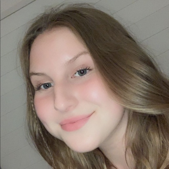 Meet your Posher, Paige - Picture 1 of 1